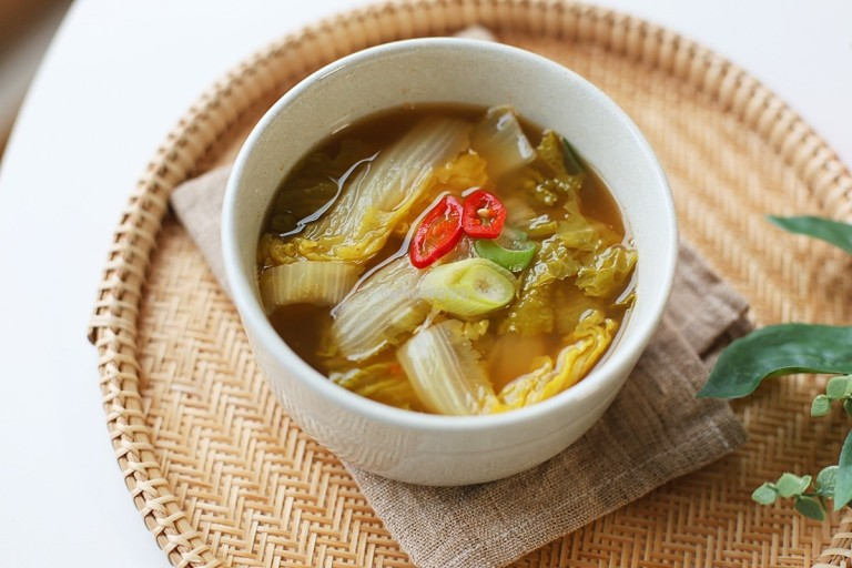 Doenjangguk (Soybean Paste Soup)